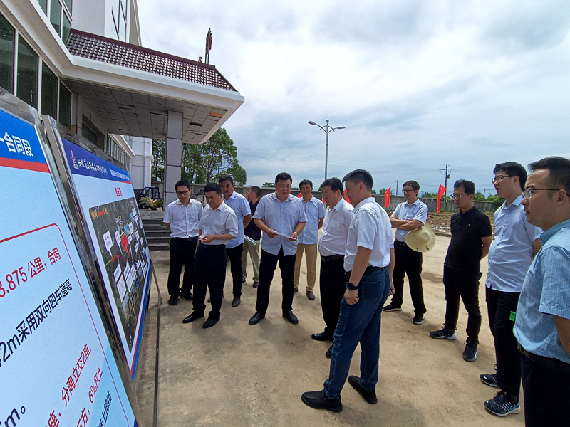 省鐵投公司副總經(jīng)理、蕪銅公路公司、皖江公司董事長劉允超一行到銅商高速項(xiàng)目調(diào)研指導(dǎo)工作1